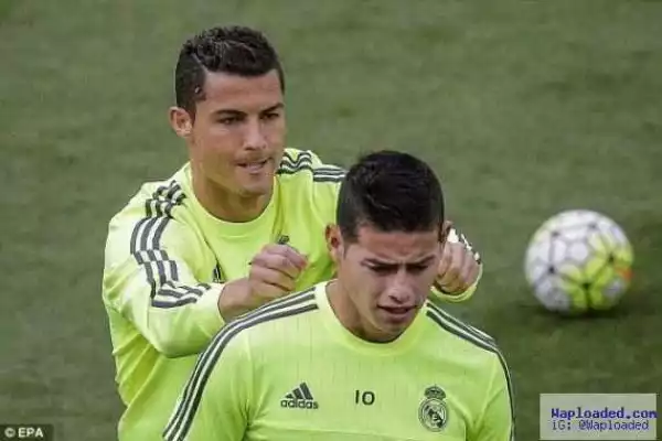 Photos: Cristiano Ronaldo pranks teammate during training